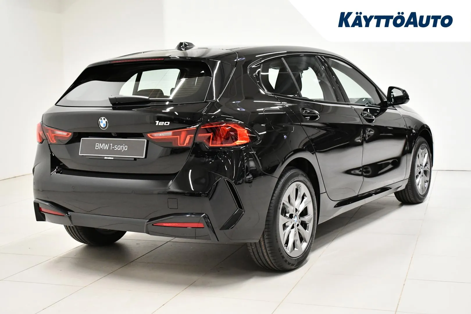 BMW 120 JOL-285 carousel image