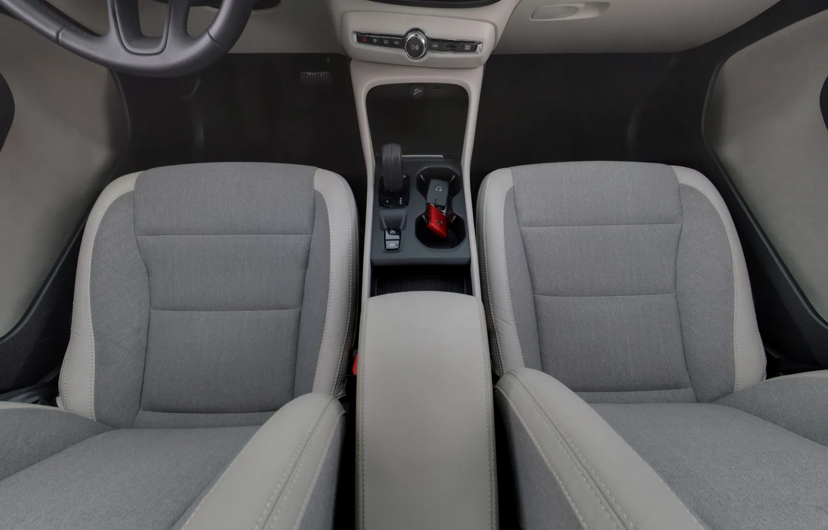 VOLVO XC40 EUS-574 carousel image