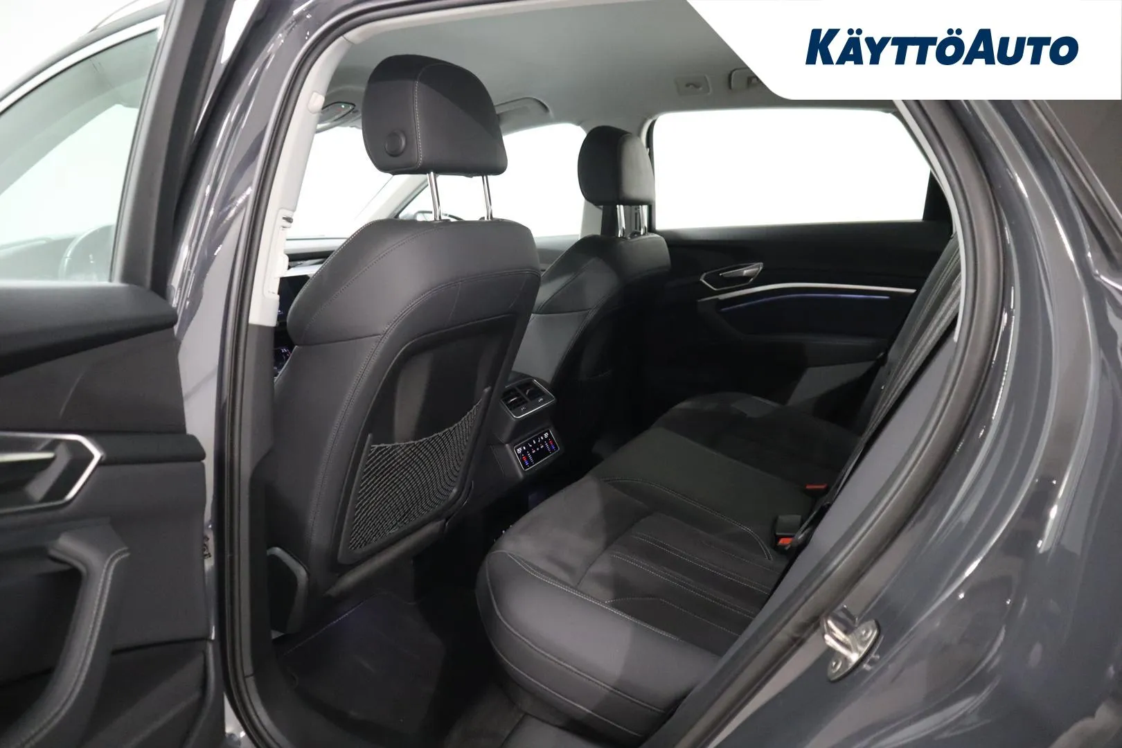 AUDI Q8 e-tron CRL-546 carousel image