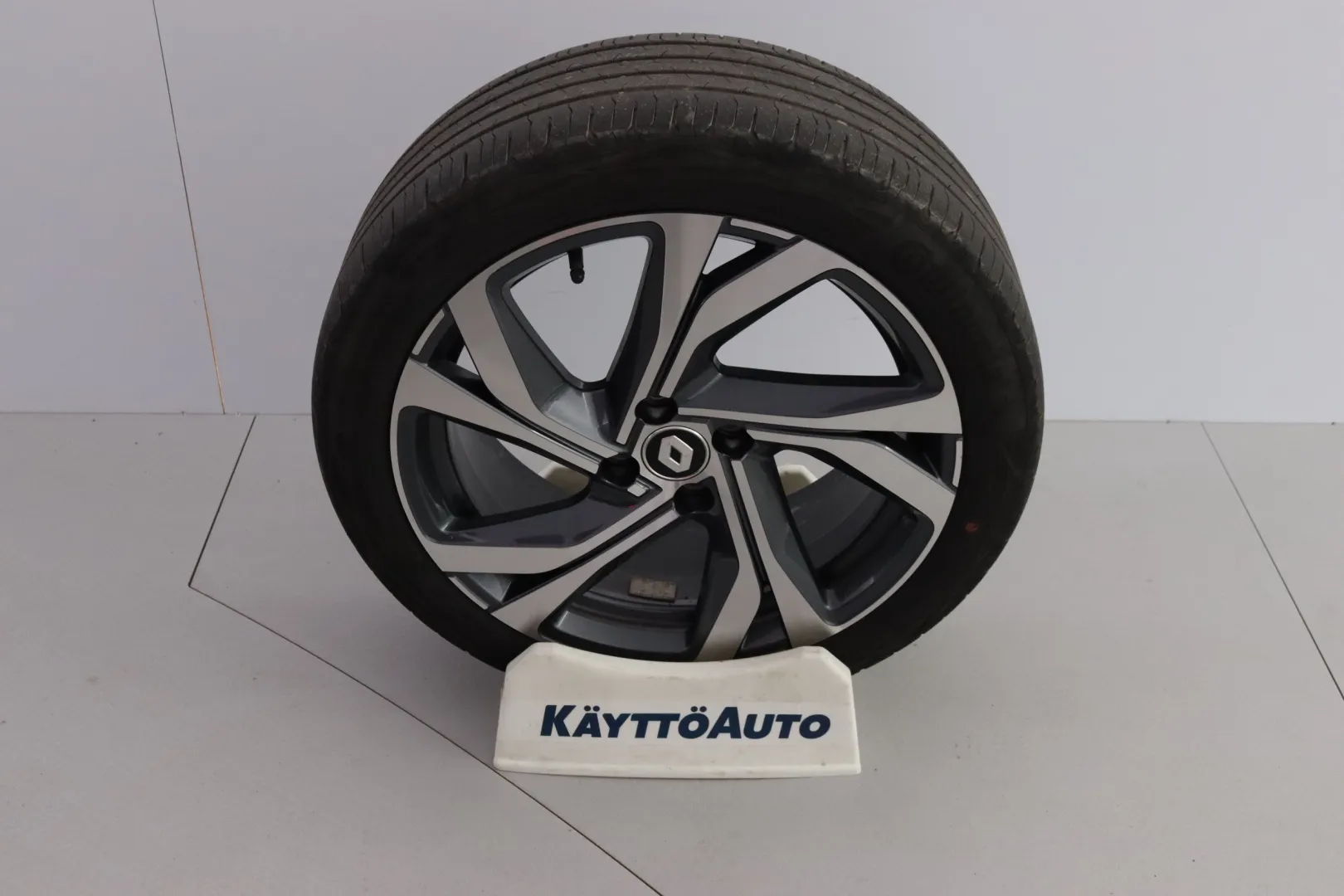 RENAULT Clio JMK-994 carousel image