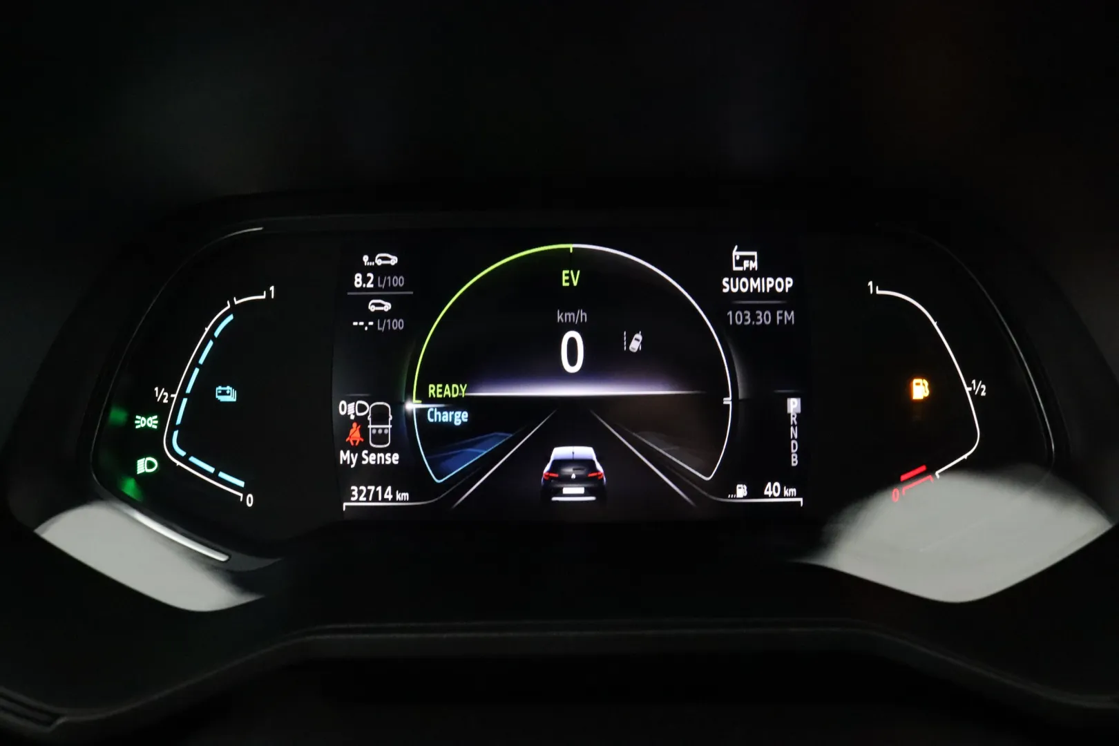 RENAULT Clio JMK-994 carousel image