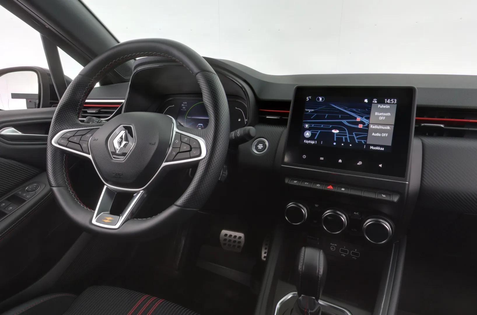 RENAULT Clio JMK-994 carousel image