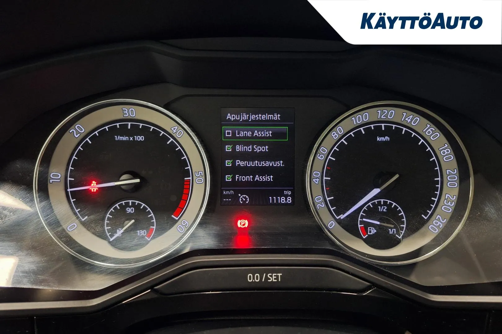 SKODA Superb YIZ-253 carousel image