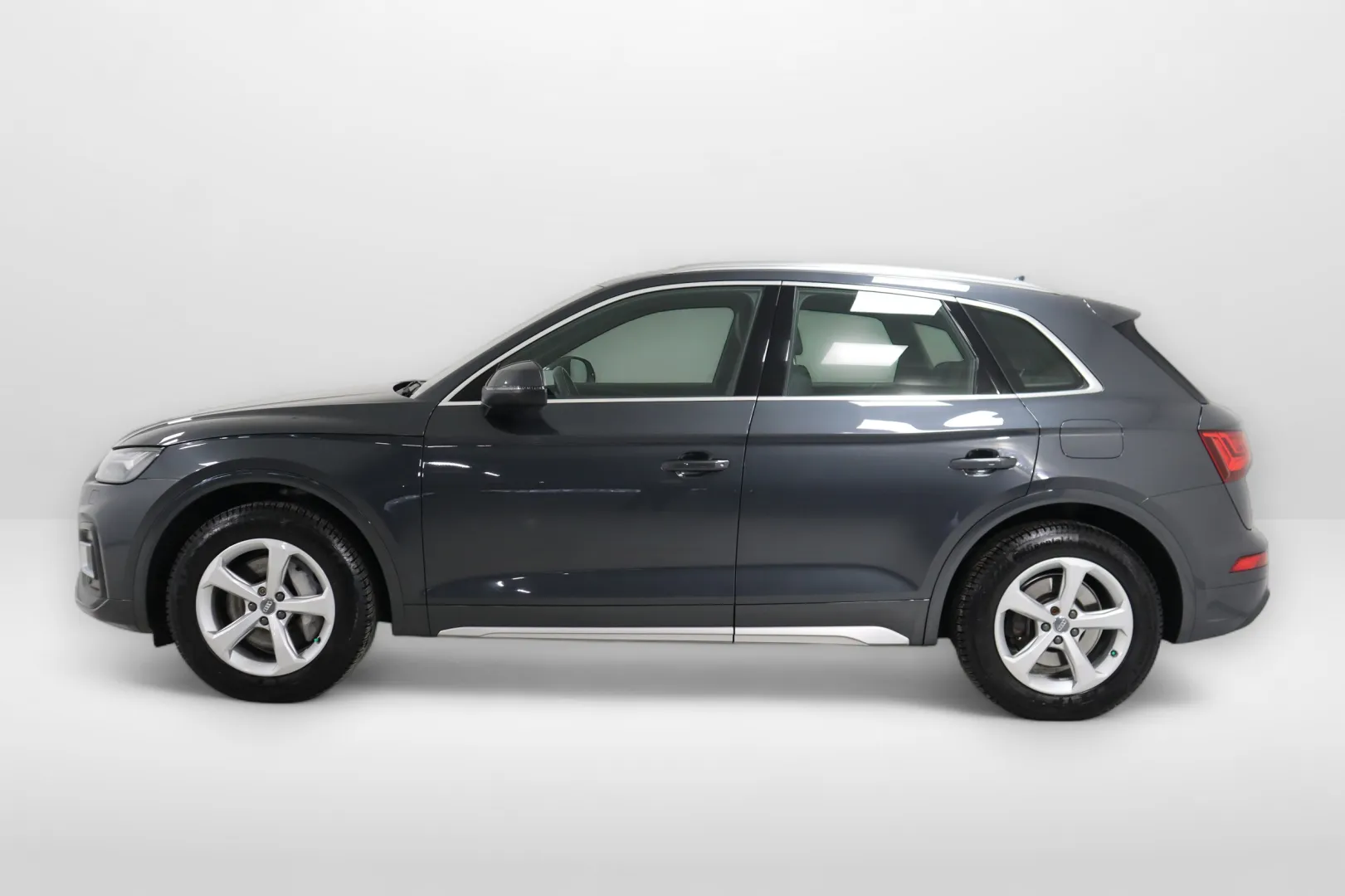 AUDI Q5 XPZ-180 carousel image