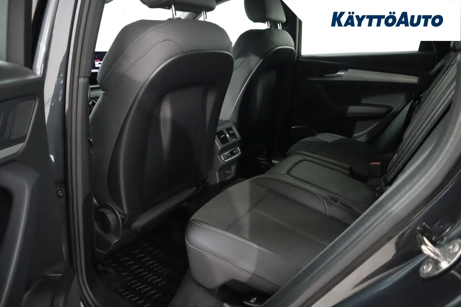 AUDI Q5 XPZ-180 carousel image