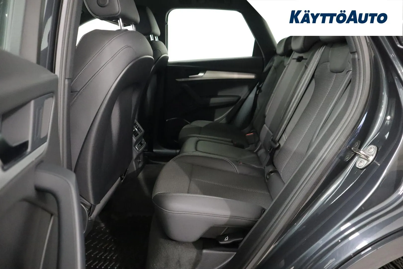 AUDI Q5 XPZ-180 carousel image