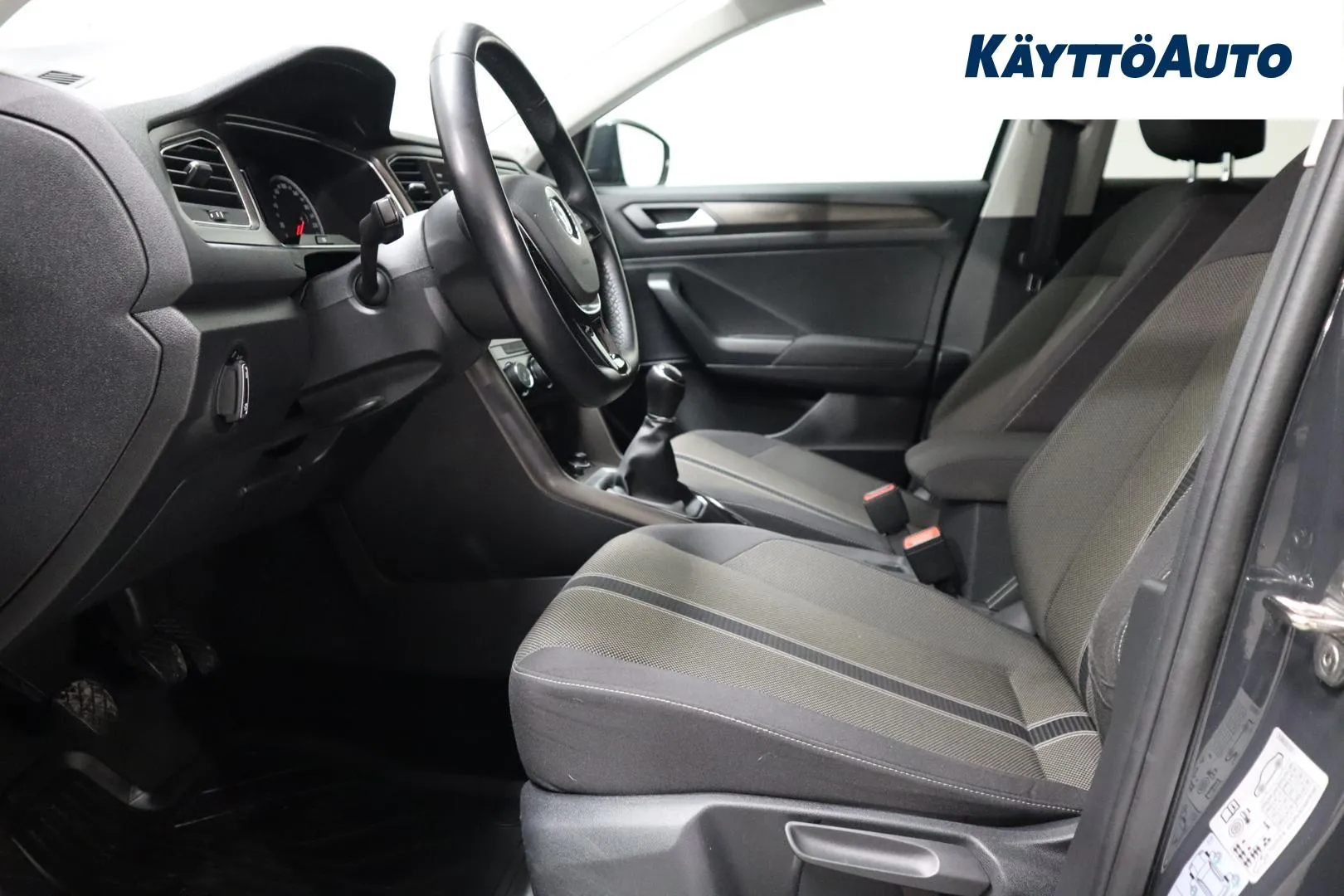 VOLKSWAGEN T-Roc YJY-537 carousel image