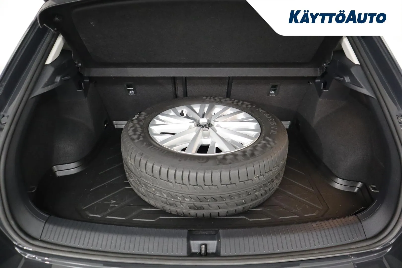 VOLKSWAGEN T-Roc YJY-537 carousel image