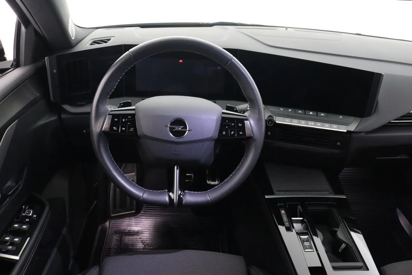 OPEL Astra CRJ-758 carousel image