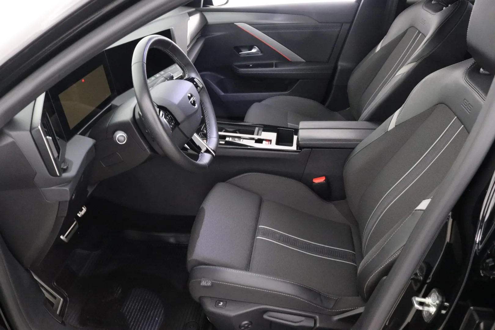 OPEL Astra CRJ-758 carousel image