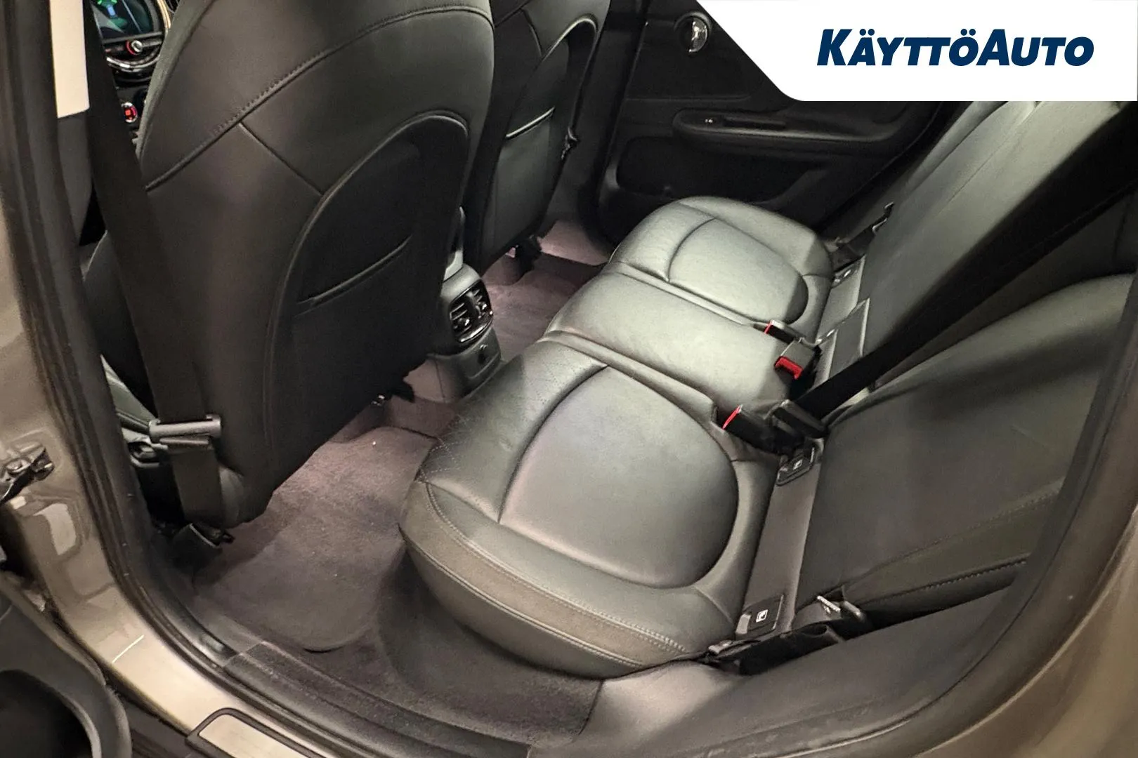 MINI Countryman VZY-167 carousel image