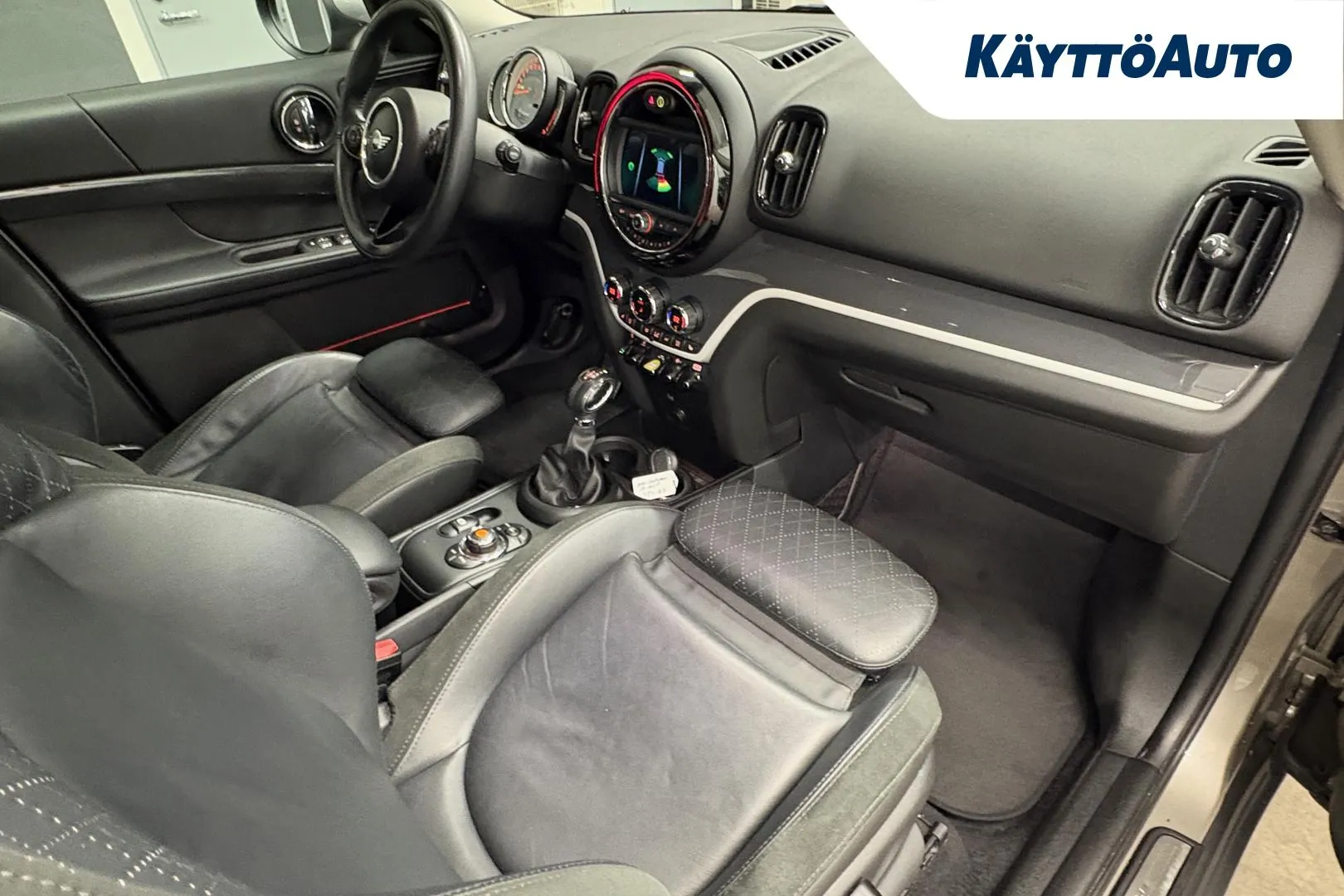 MINI Countryman VZY-167 carousel image