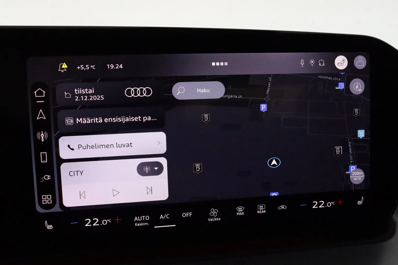 Audi Q3 LTN-261 carousel image