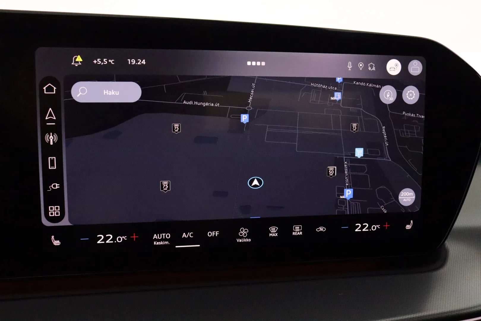 Audi Q3 LTN-261 carousel image