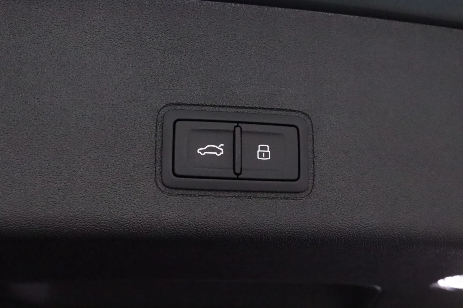 Audi Q3 LTN-261 carousel image