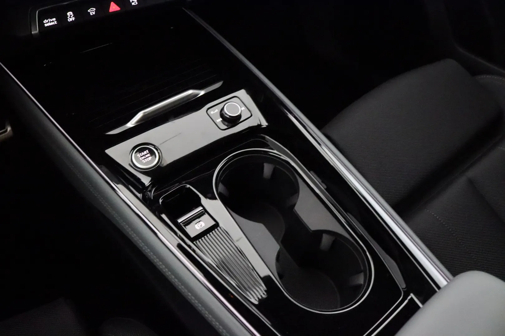 Audi Q3 LTN-261 carousel image