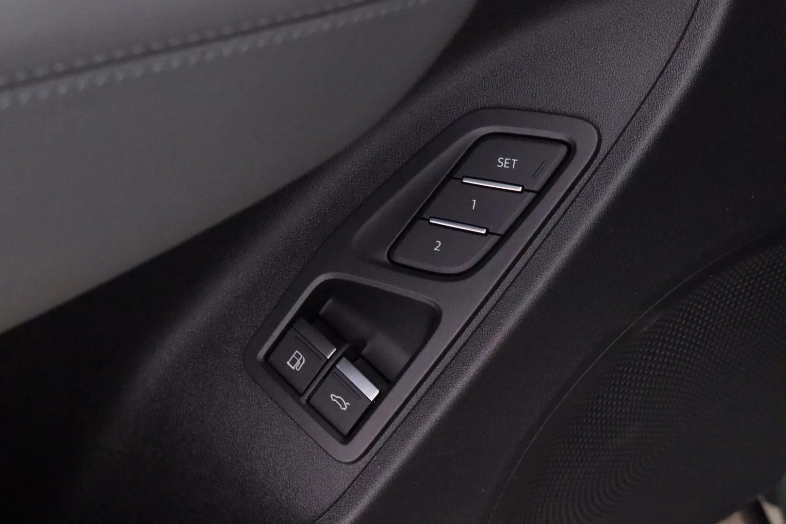 Audi Q3 LTN-261 carousel image