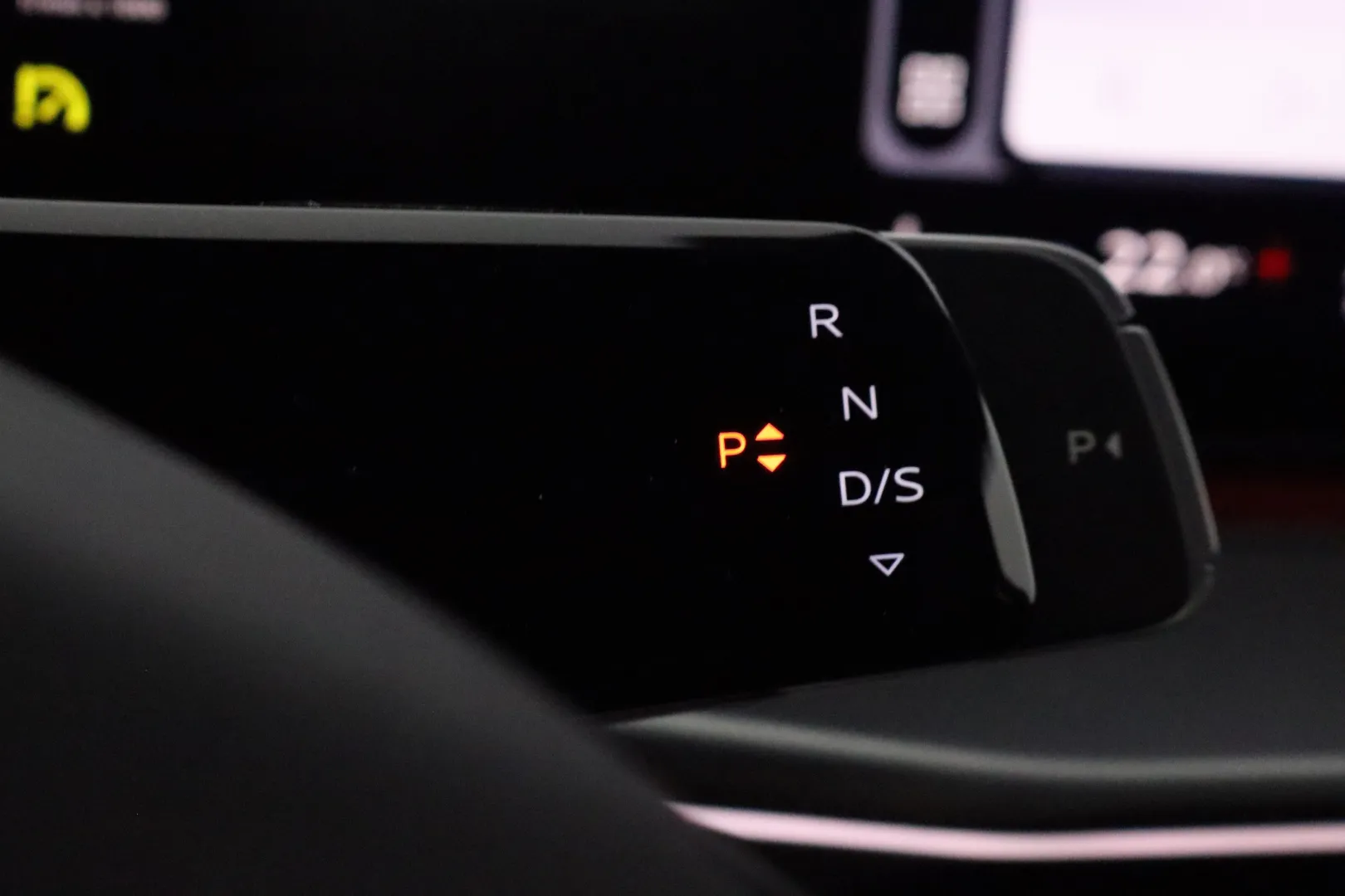 Audi Q3 LTN-261 carousel image