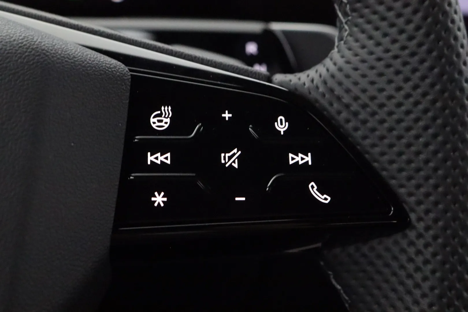 Audi Q3 LTN-261 carousel image