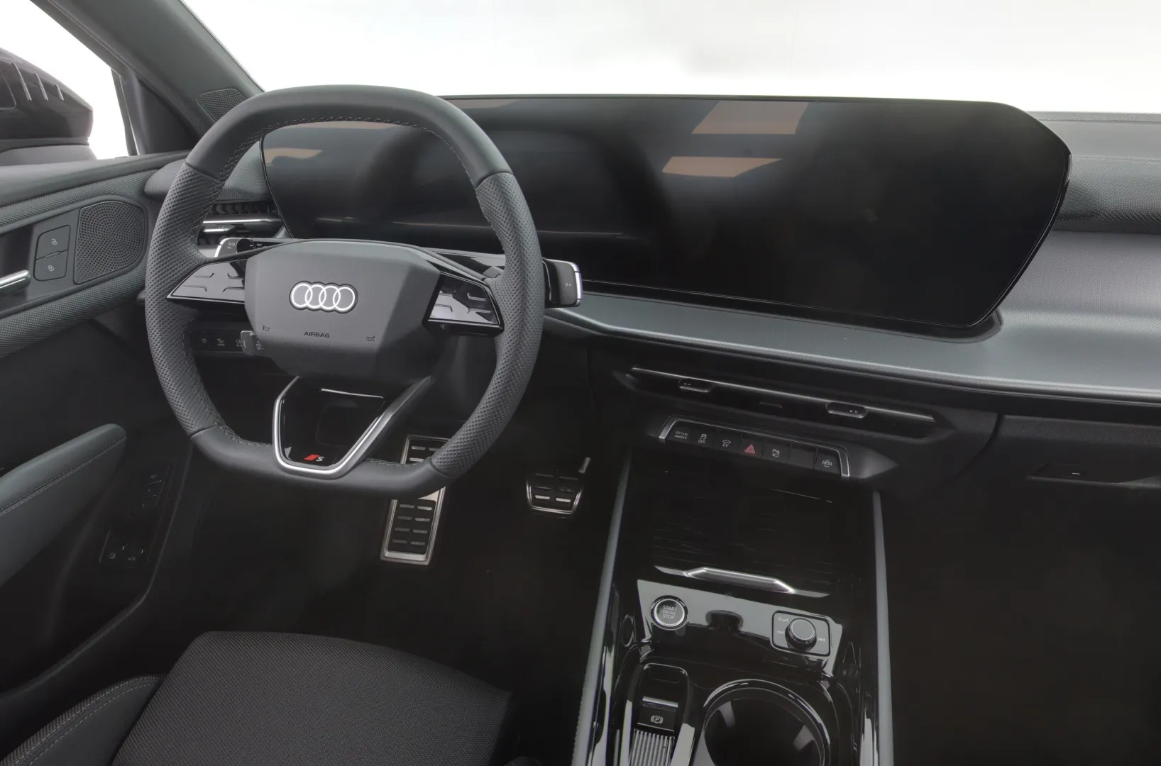 Audi Q3 LTN-261 carousel image