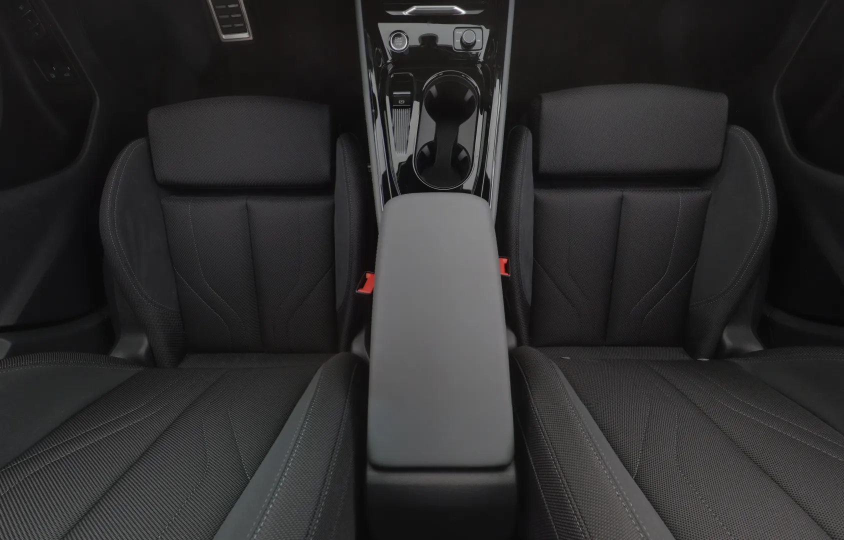 Audi Q3 LTN-261 carousel image