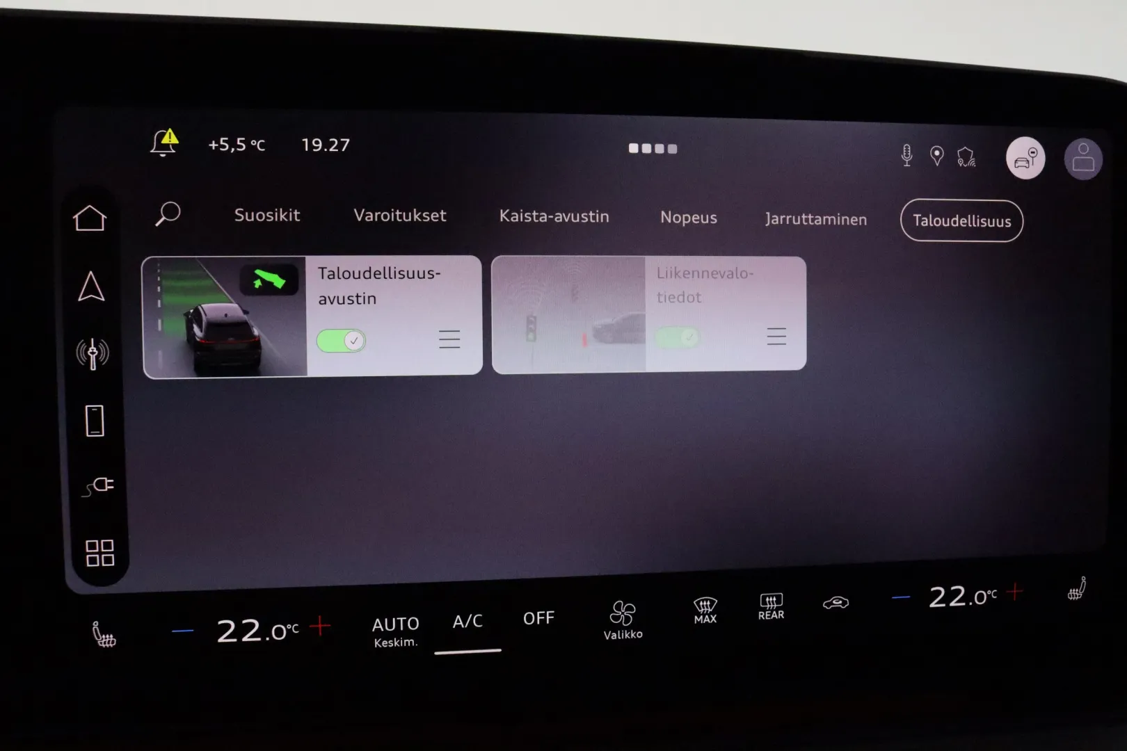 Audi Q3 LTN-261 carousel image