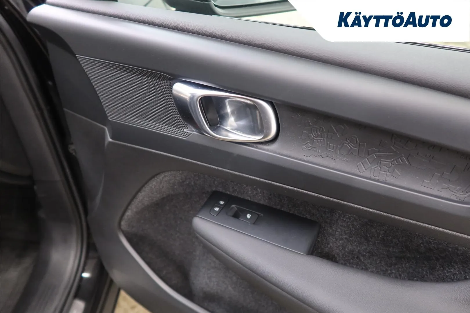 Volvo C40 LTL-870 carousel image