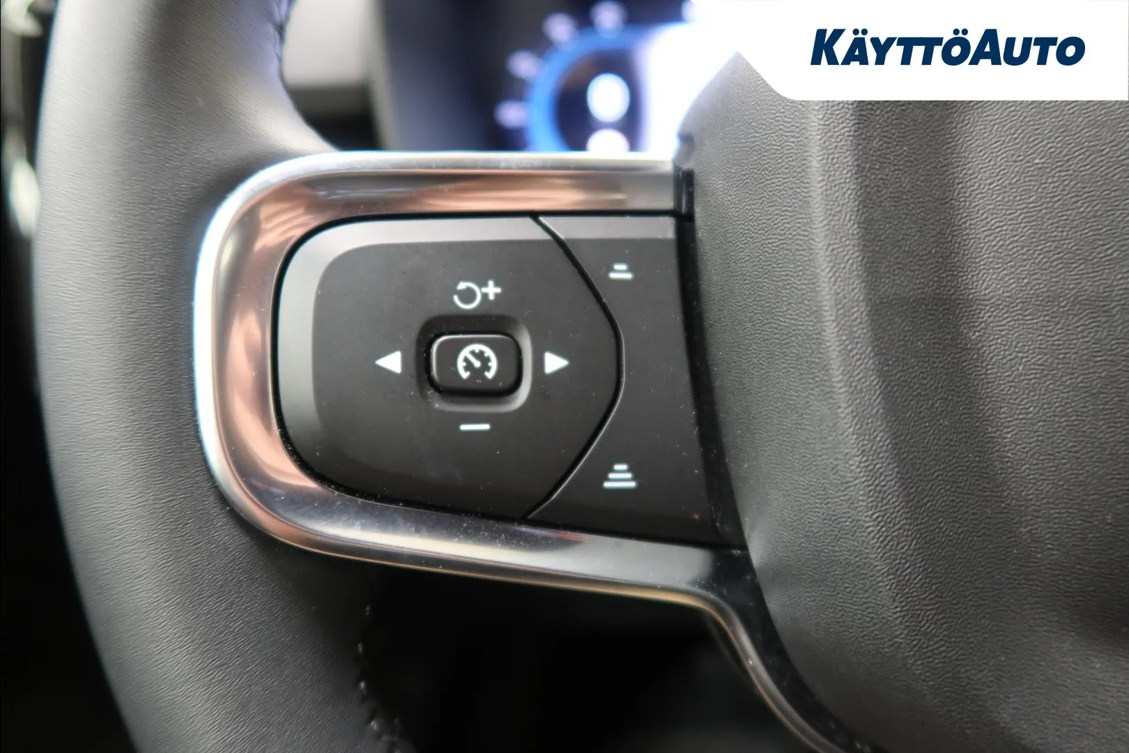 Volvo C40 LTL-870 carousel image