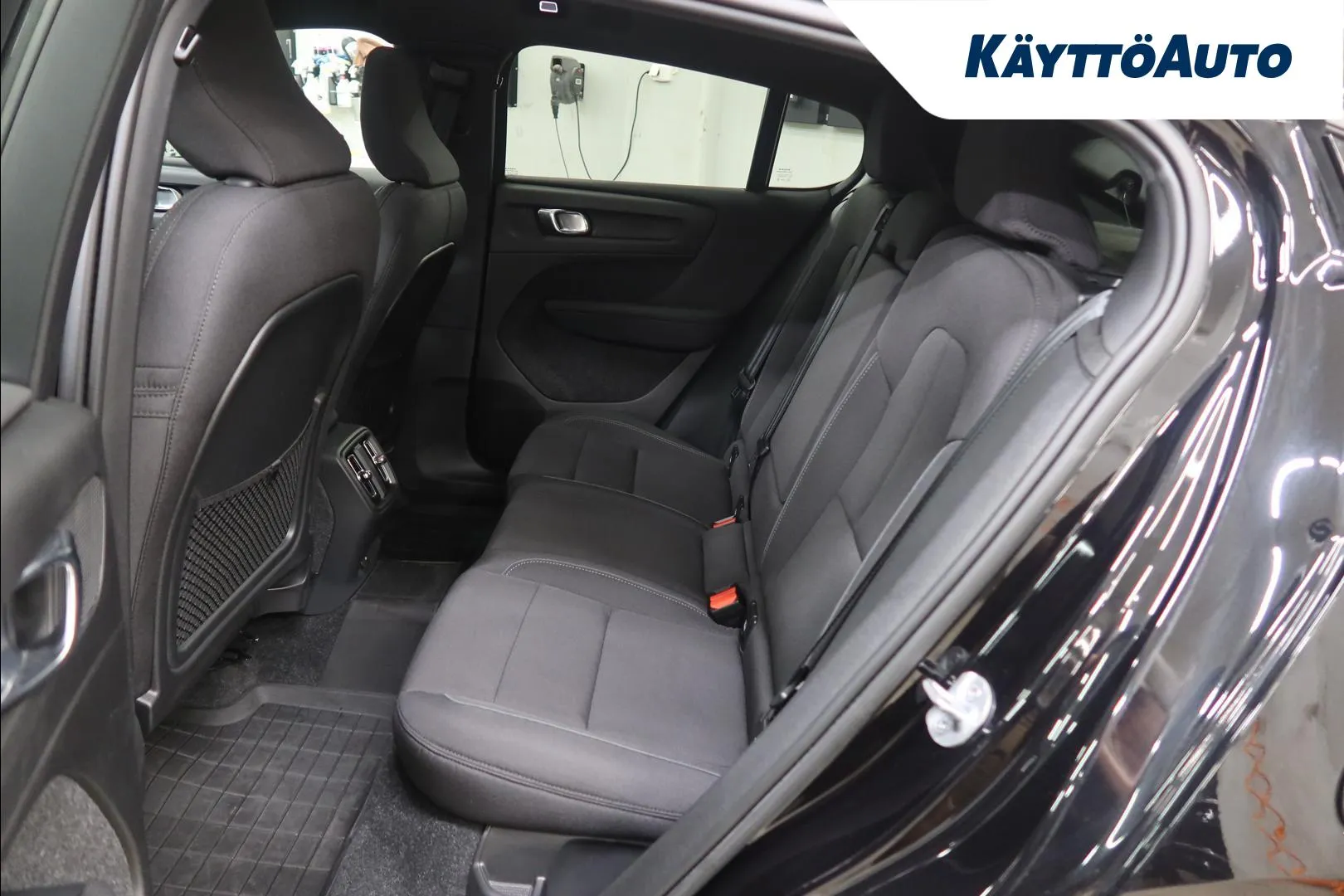 Volvo C40 LTL-870 carousel image