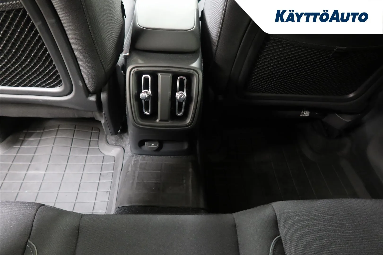 Volvo C40 LTL-870 carousel image