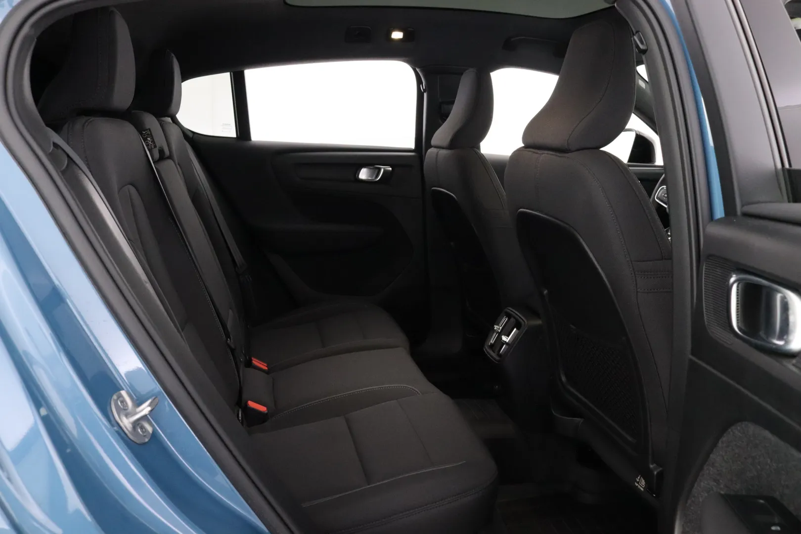 Volvo C40 YYH-774 carousel image