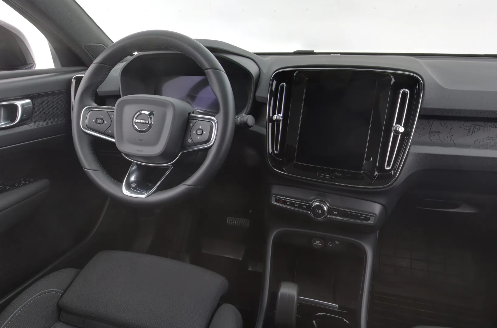 Volvo C40 YYH-774 carousel image