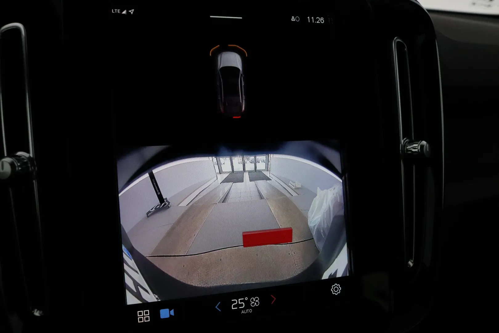 Volvo C40 YYH-774 carousel image