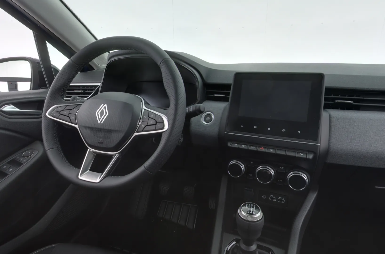 Renault Clio JOK-511 carousel image