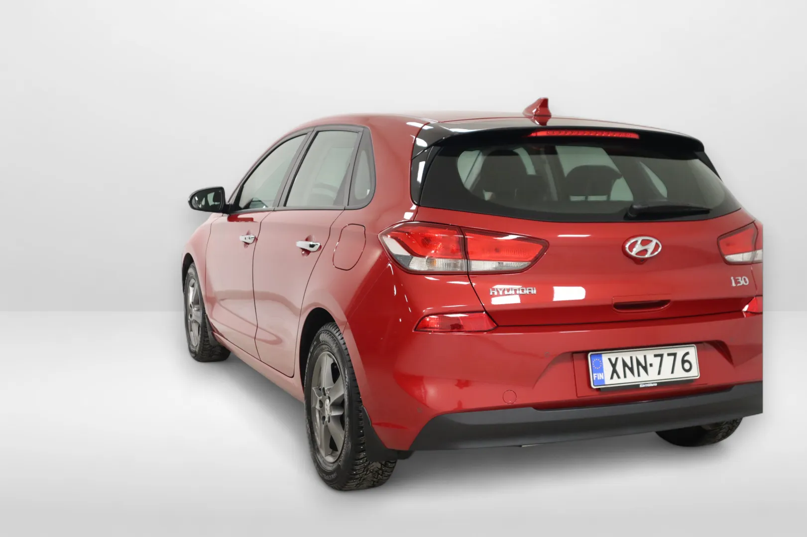 HYUNDAI i30 Hatchback XNN-776 carousel image