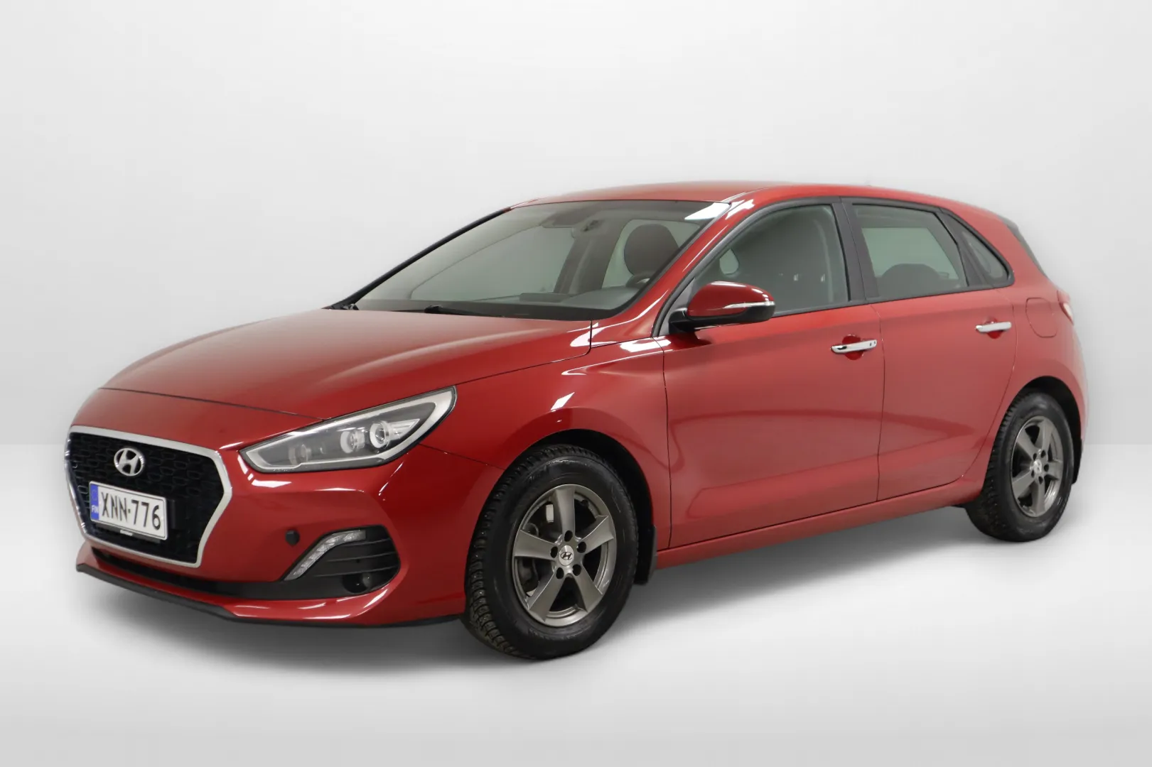 HYUNDAI i30 Hatchback XNN-776 carousel image