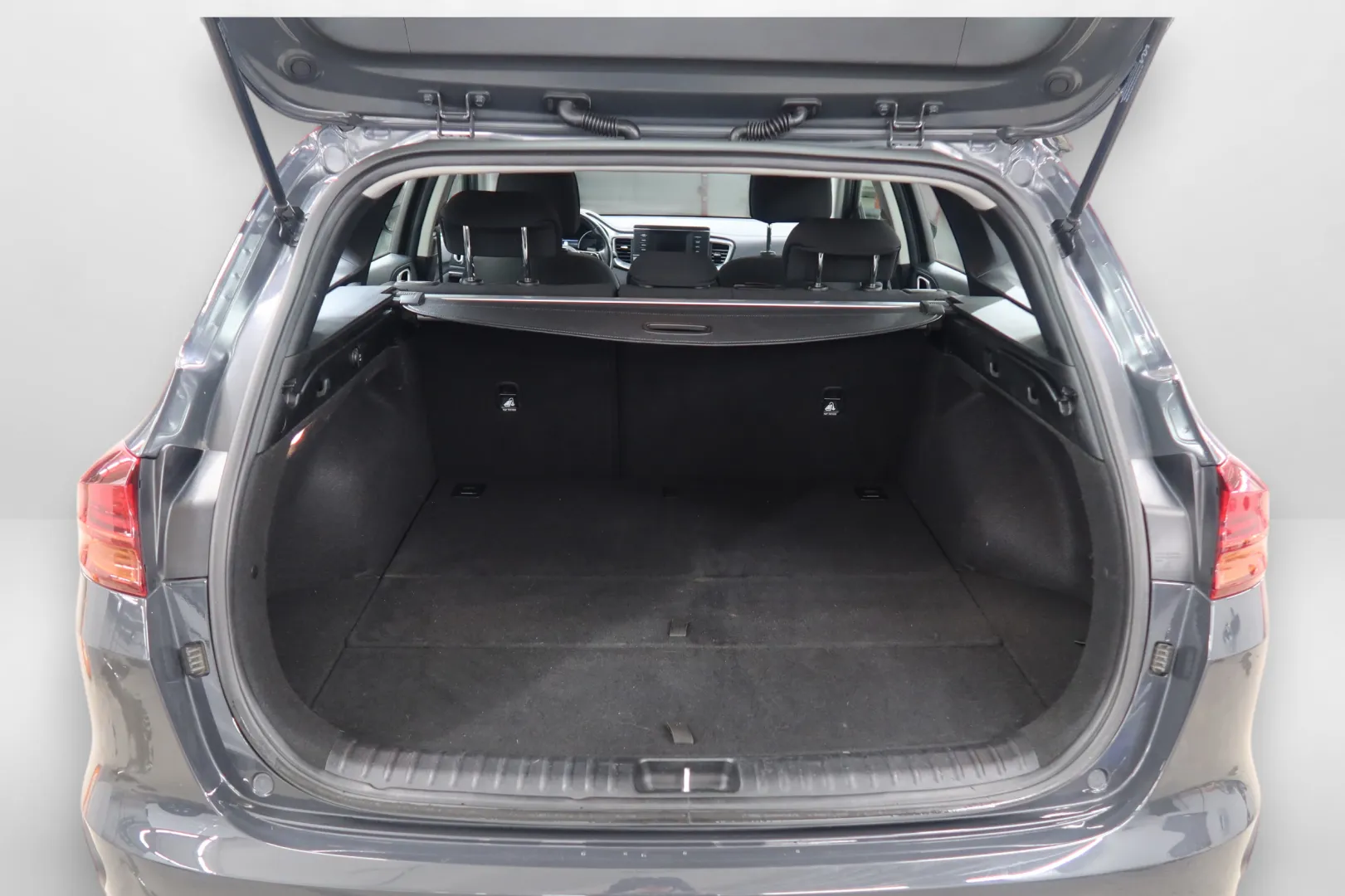 KIA Ceed XRB-623 carousel image