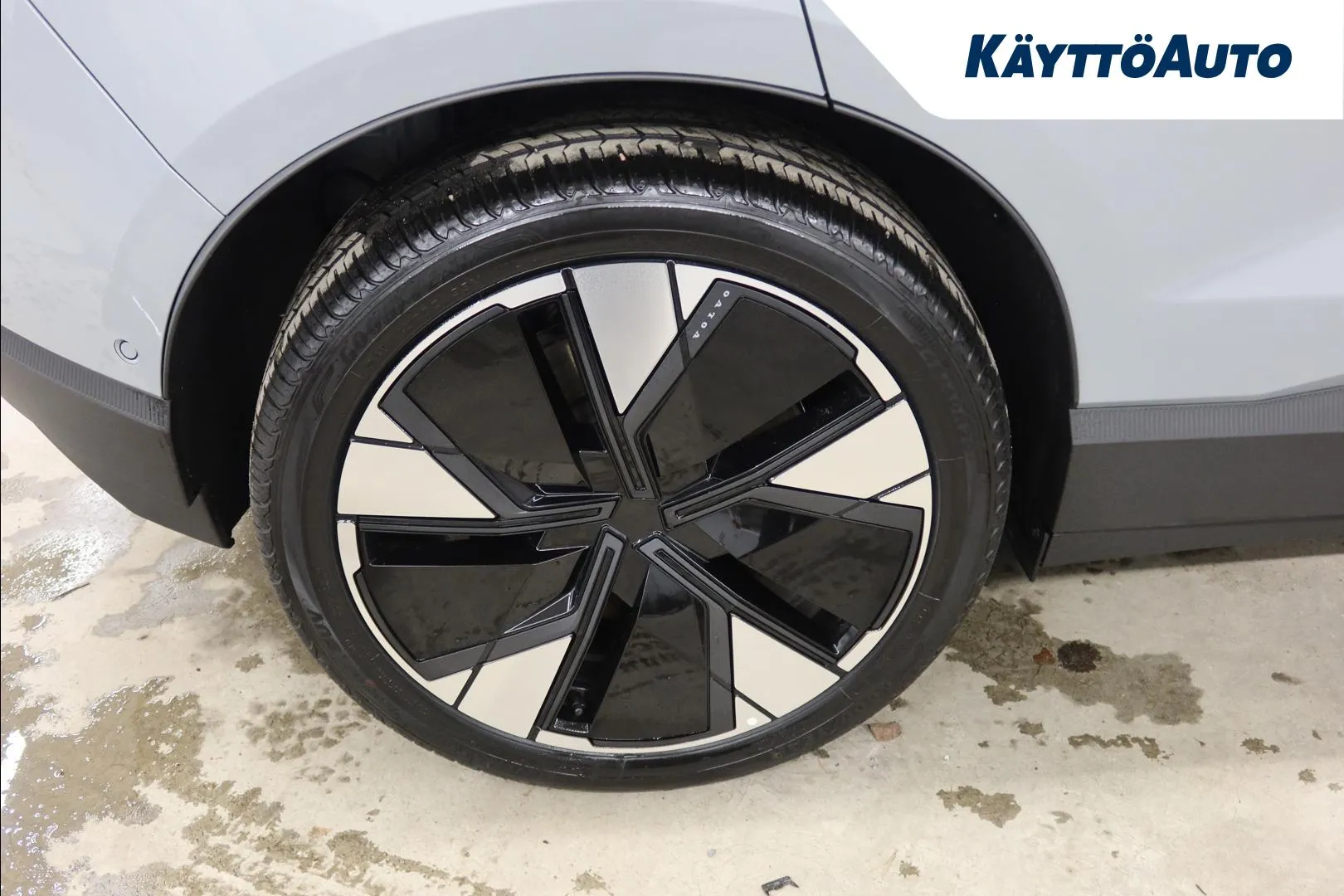 Volvo EX30 FSS-768 carousel image