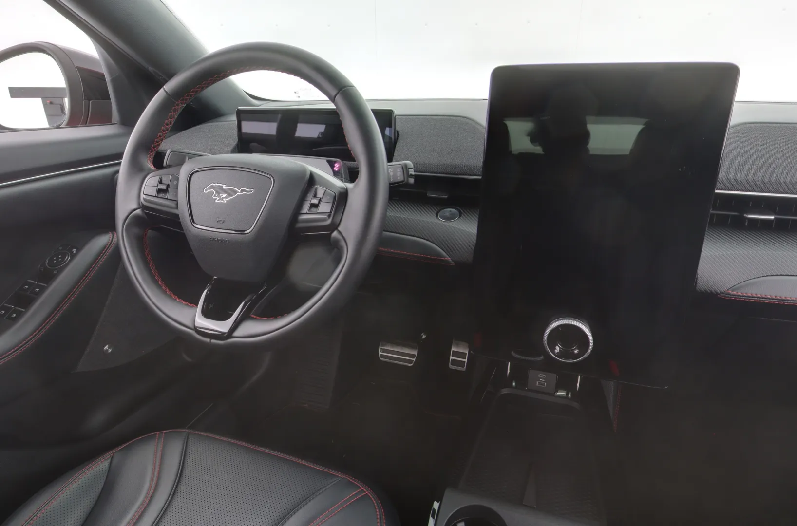 FORD Mustang Mach-E CRP-159 carousel image