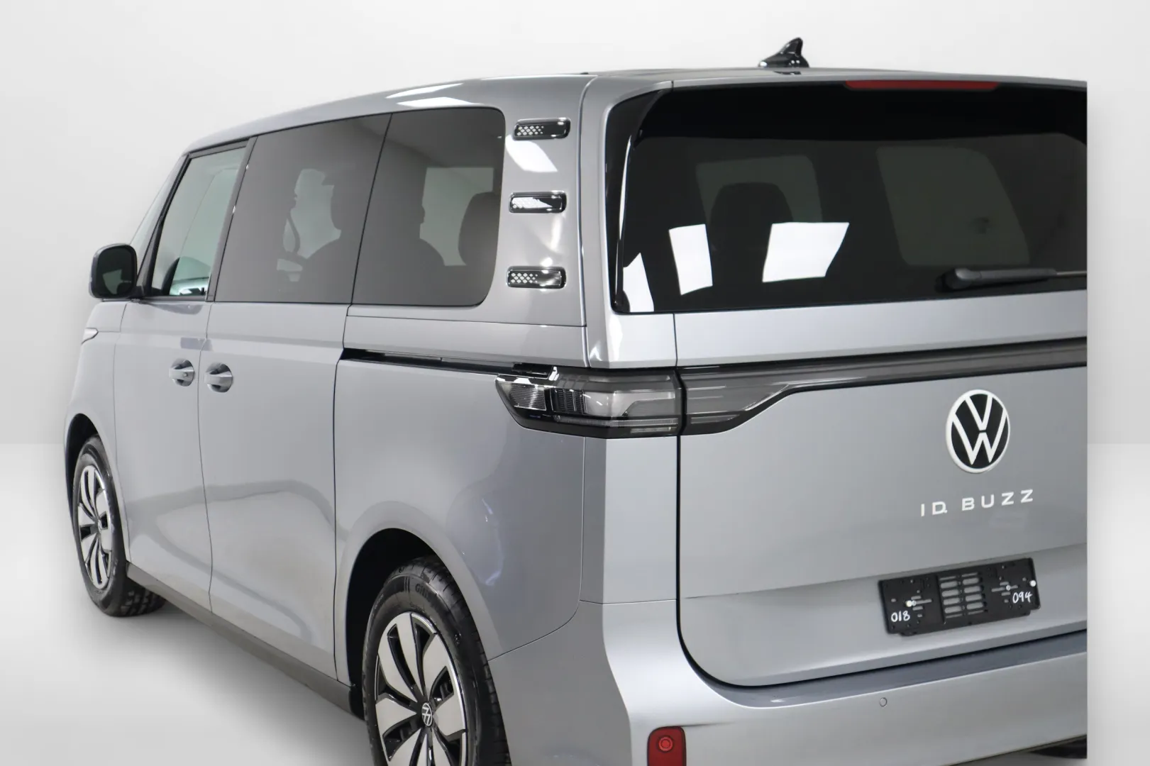 Volkswagen ID. Buzz MRO-481 carousel image
