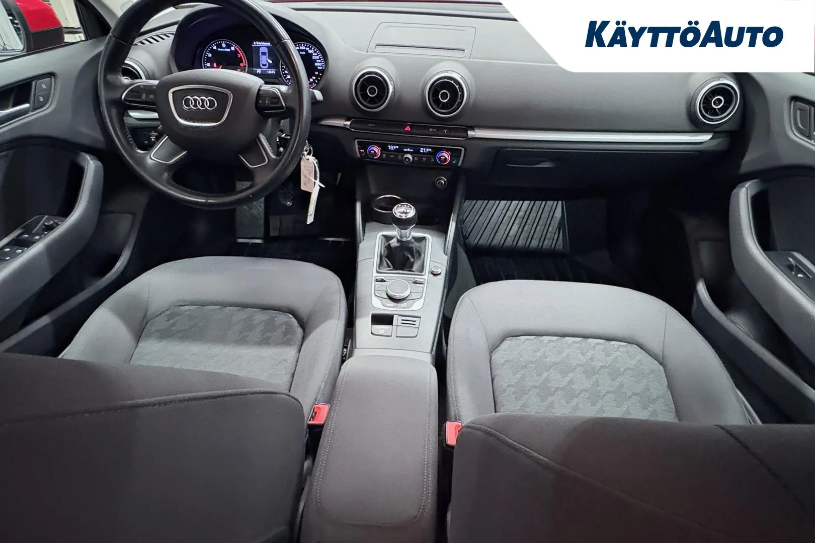 AUDI A3 GLV-598 carousel image