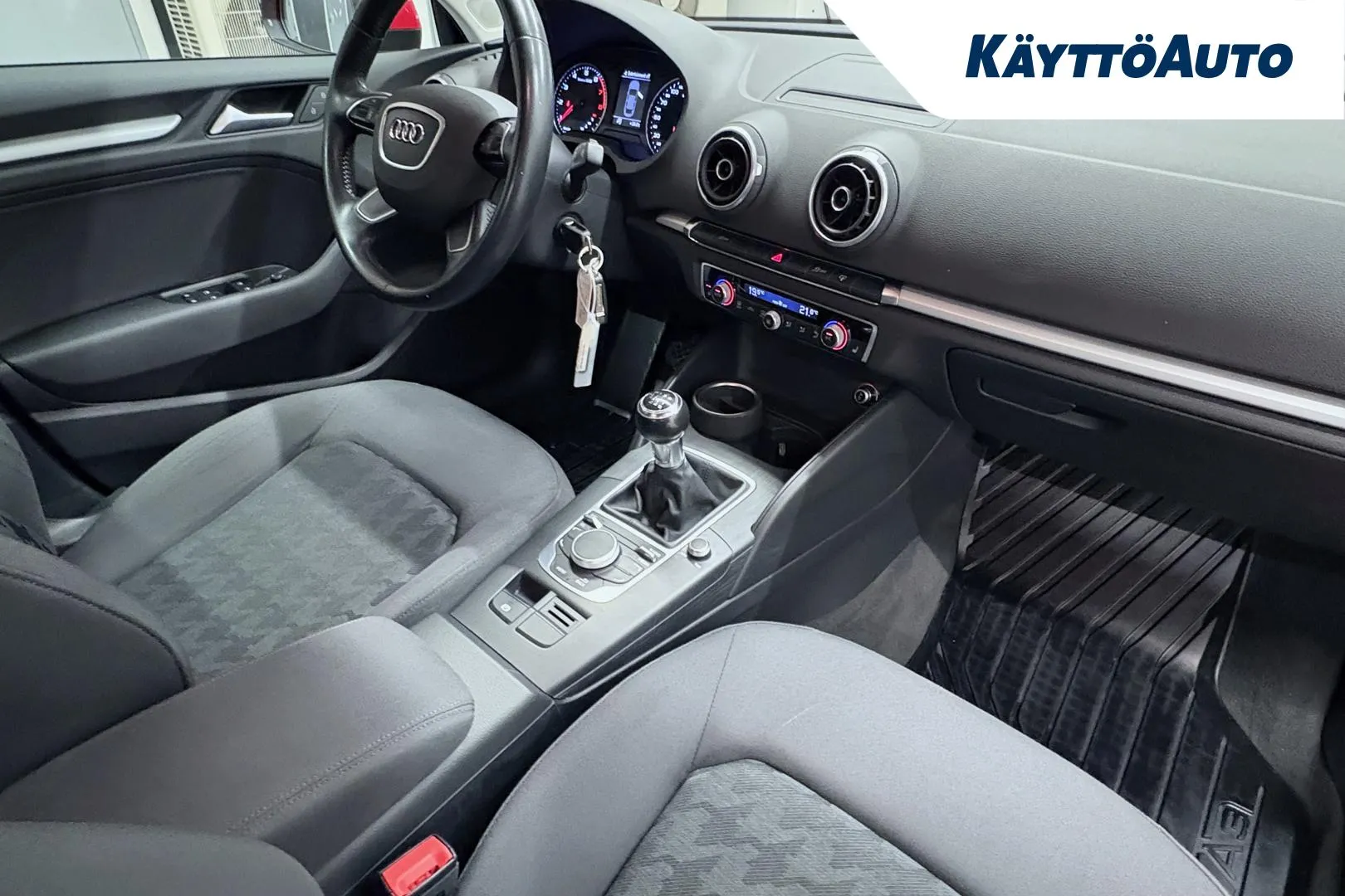 AUDI A3 GLV-598 carousel image