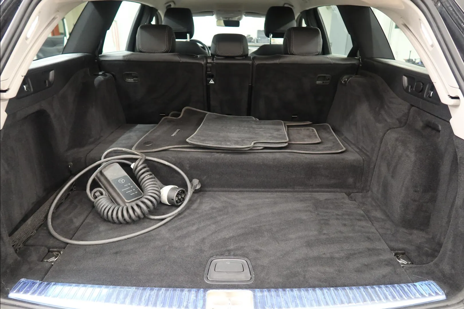 MERCEDES-BENZ E ZNR-284 carousel image