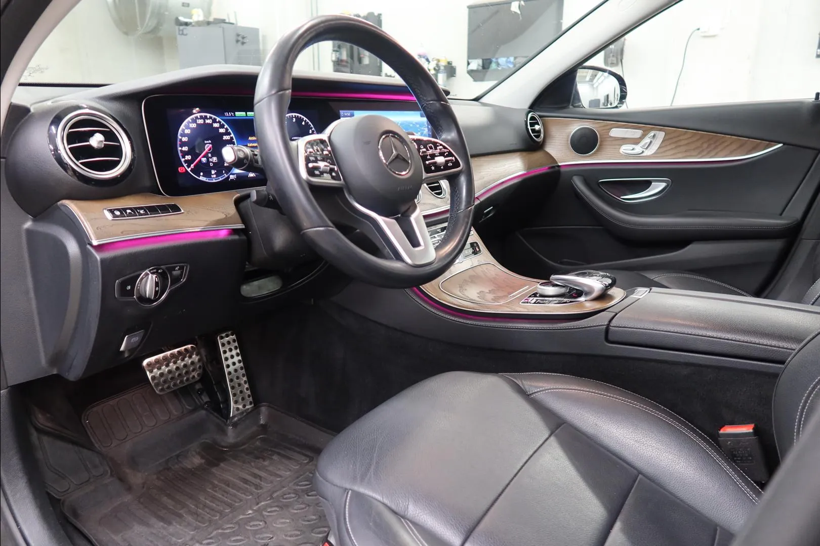 MERCEDES-BENZ E ZNR-284 carousel image