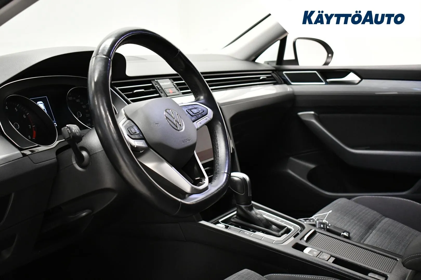 VOLKSWAGEN Passat LPP-458 carousel image