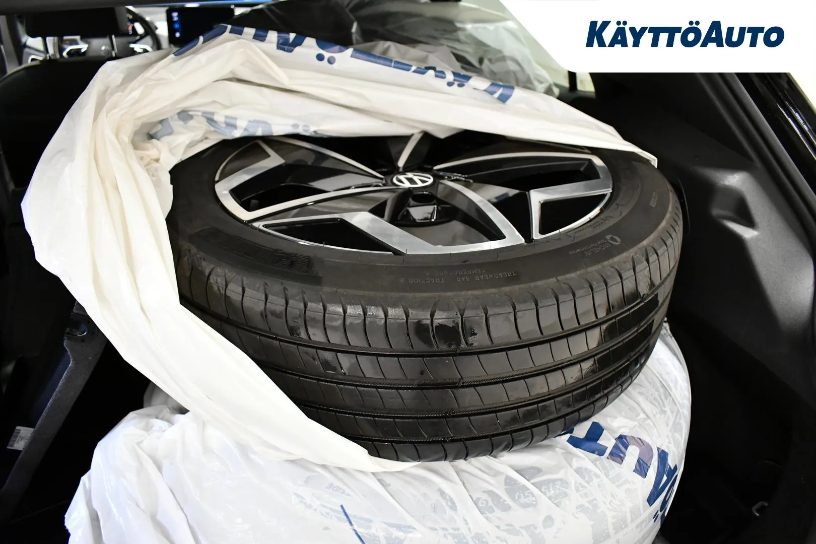 VOLKSWAGEN ID.3 JNK-408 carousel image