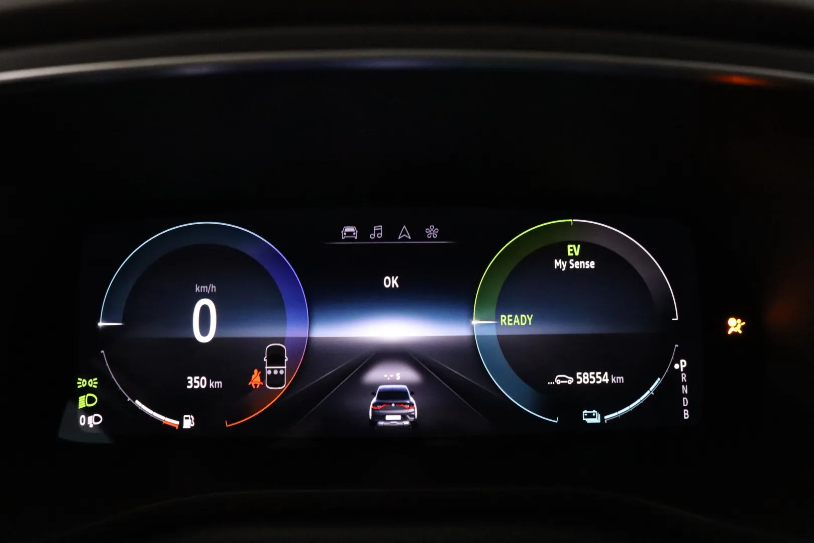 Renault Arkana MOC-928 carousel image