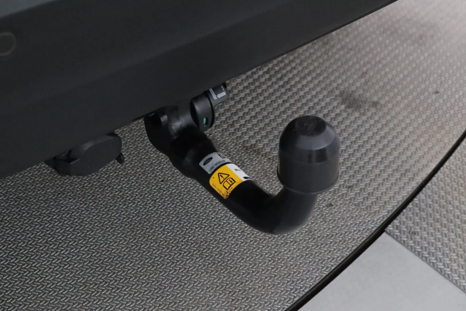 FORD Explorer KUH-707 carousel image