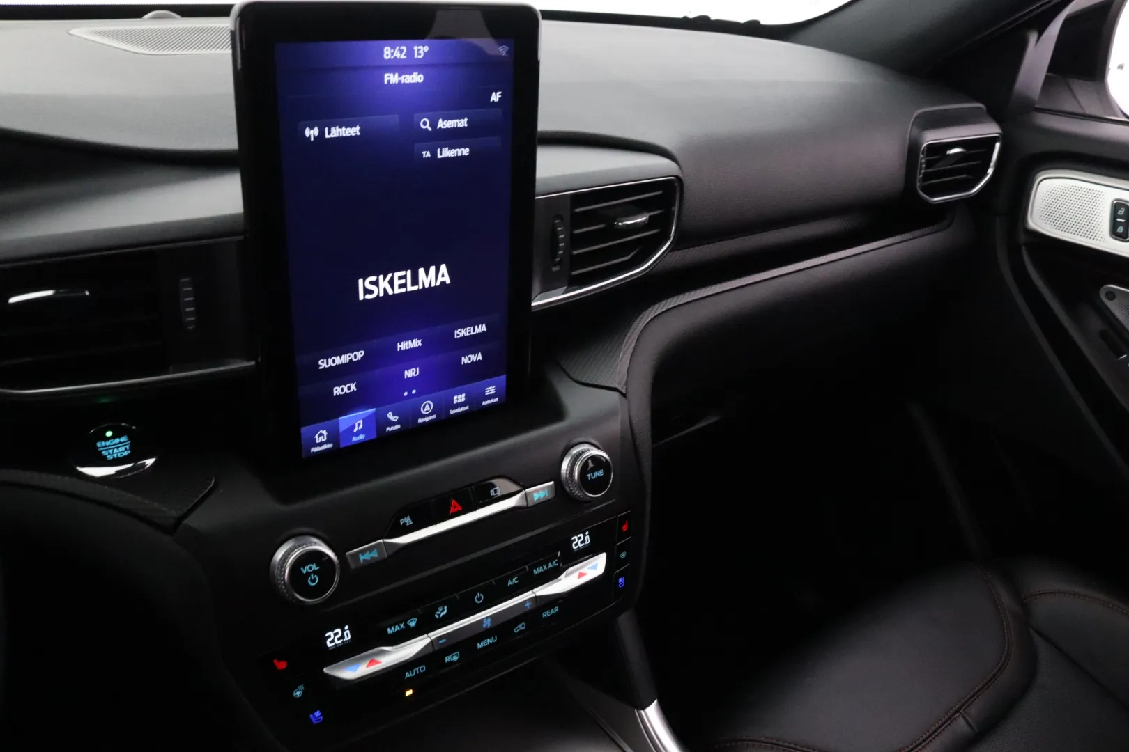 FORD Explorer KUH-707 carousel image