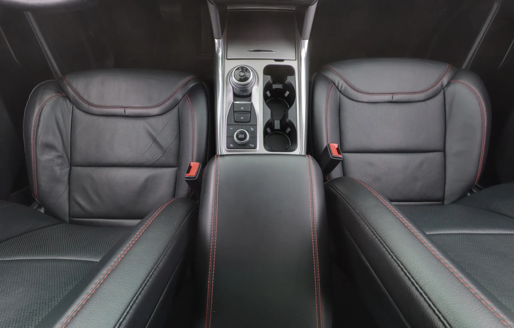 FORD Explorer KUH-707 carousel image